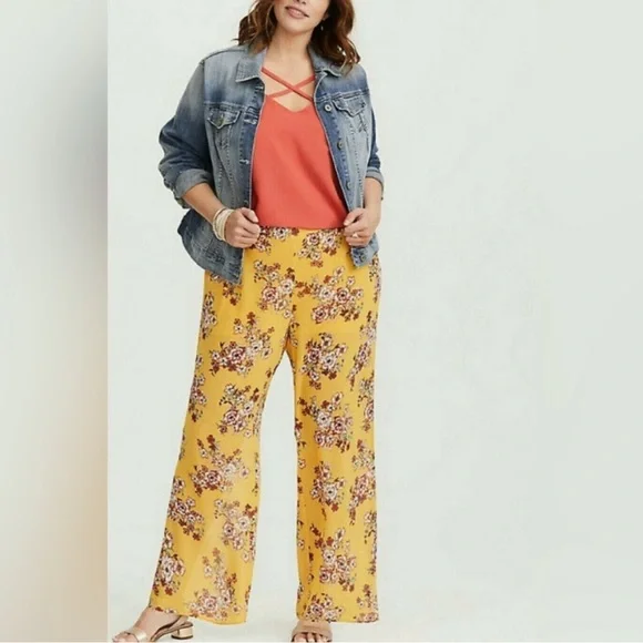 Torrid - Wide Leg Pants Yellow Floral Chiffon Semi Sheer with Short - Size 1 - Picture 2 of 8
